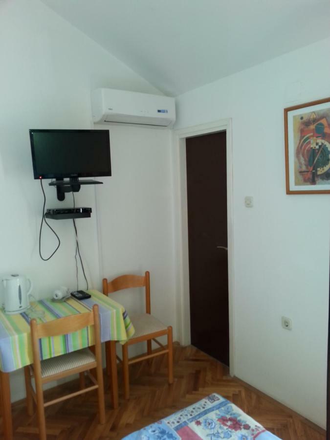 Guesthouse Lidija Kukljica Exterior photo